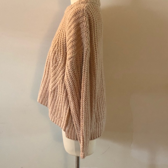 Universal Threads Sweater - Picture 3 of 4